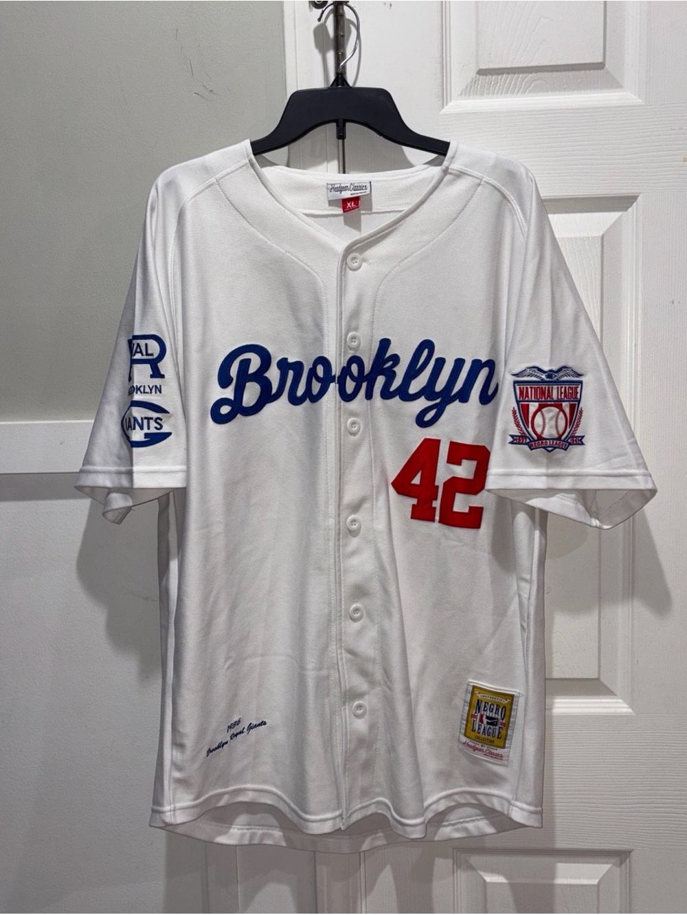 Brooklyn Dodgers Baseball Jersey Size XLWhite Jackie Robinson #42 Headgear